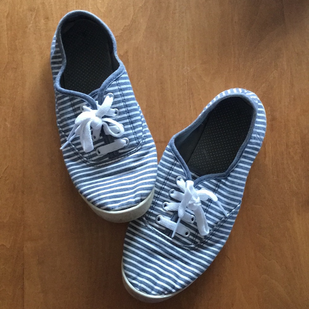 Striped sneakers (size 6)
